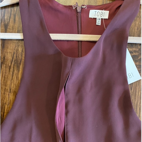 Tobi Keyhole Swing Dress - Picture 3 of 5